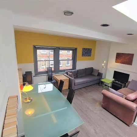 Stylish Apartment Near Carnaby Street, Sleeps 4. Londýn Exteriér fotografie