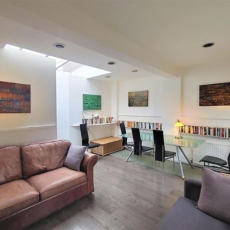 Stylish Apartment Near Carnaby Street, Sleeps 4. Londýn Exteriér fotografie