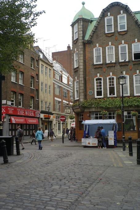 Stylish Apartment Near Carnaby Street, Sleeps 4. Londýn Exteriér fotografie