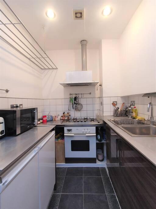 Stylish Apartment Near Carnaby Street, Sleeps 4. Londýn Exteriér fotografie