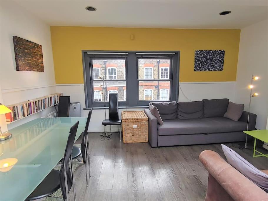 Stylish Apartment Near Carnaby Street, Sleeps 4. Londýn Exteriér fotografie